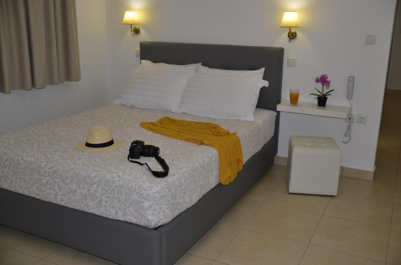 Hotel Niovi à Fira  Extérieur photo