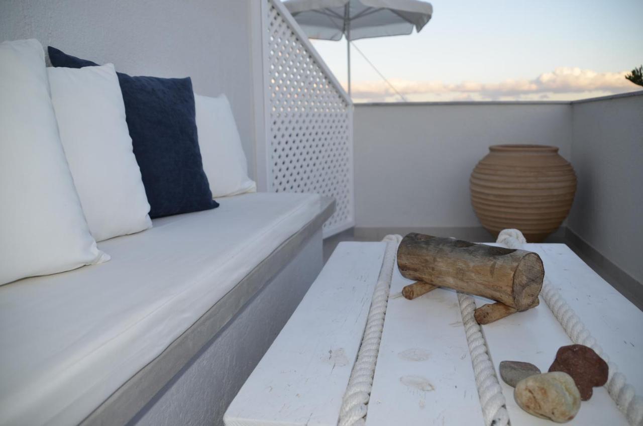 Hotel Niovi à Fira  Extérieur photo
