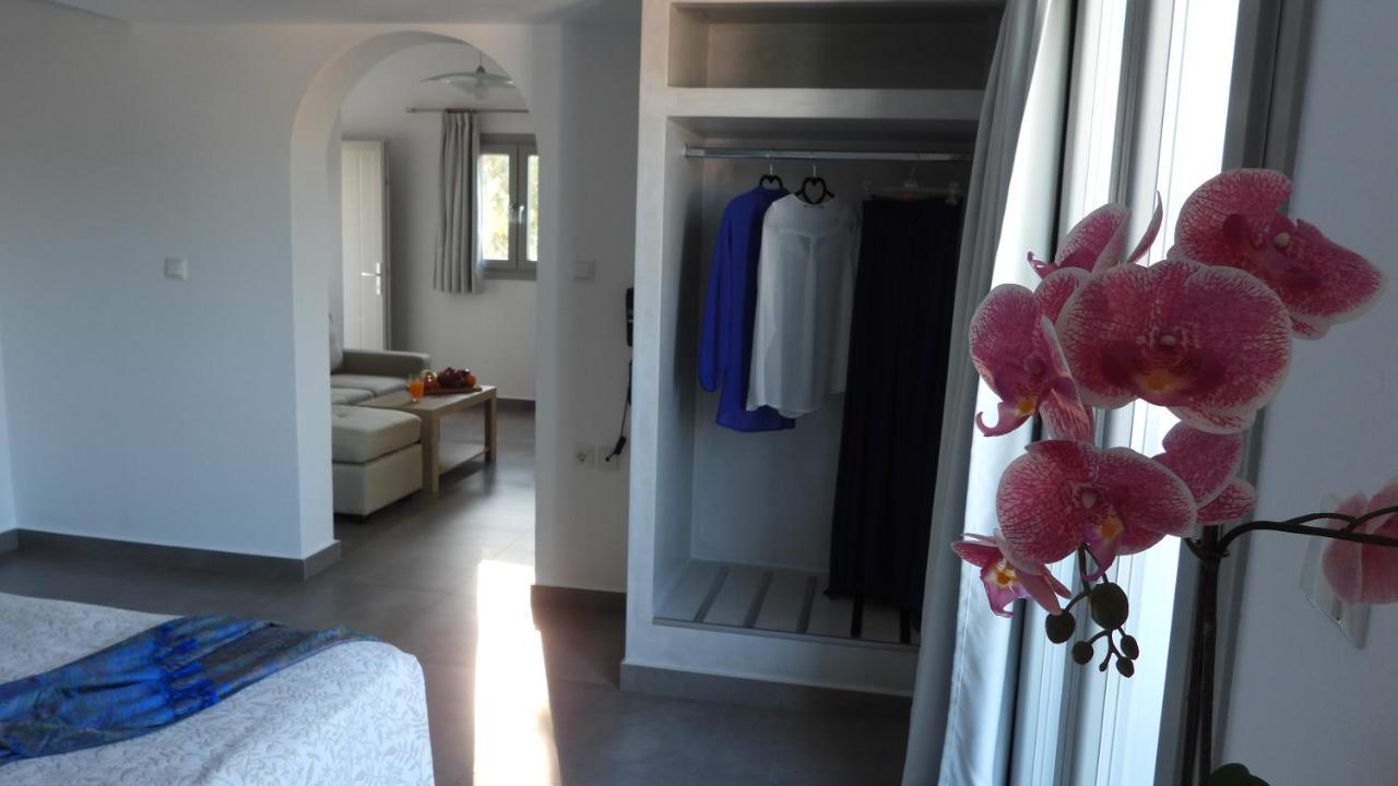 Hotel Niovi à Fira  Extérieur photo
