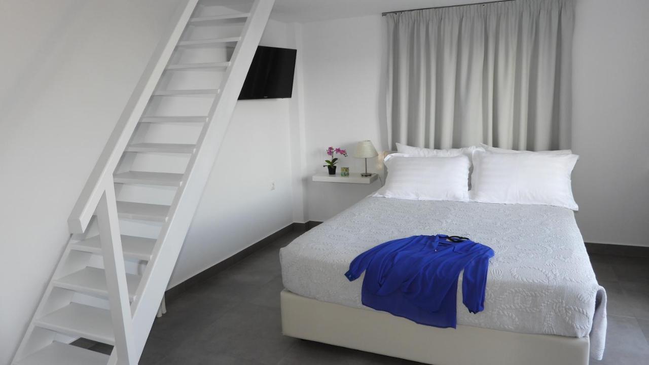 Hotel Niovi à Fira  Extérieur photo