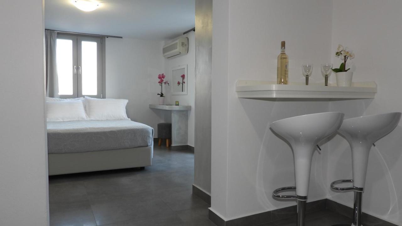 Hotel Niovi à Fira  Extérieur photo