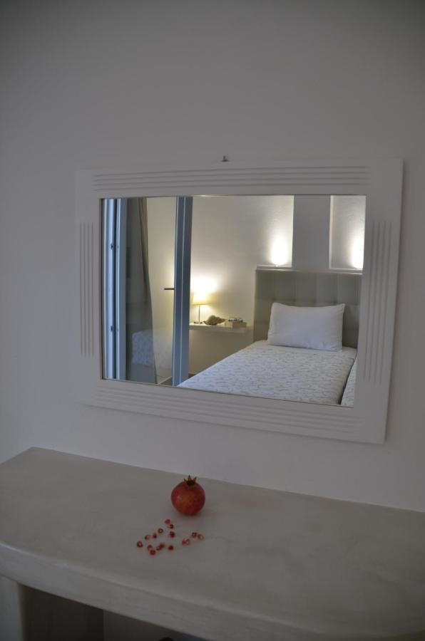 Hotel Niovi à Fira  Extérieur photo