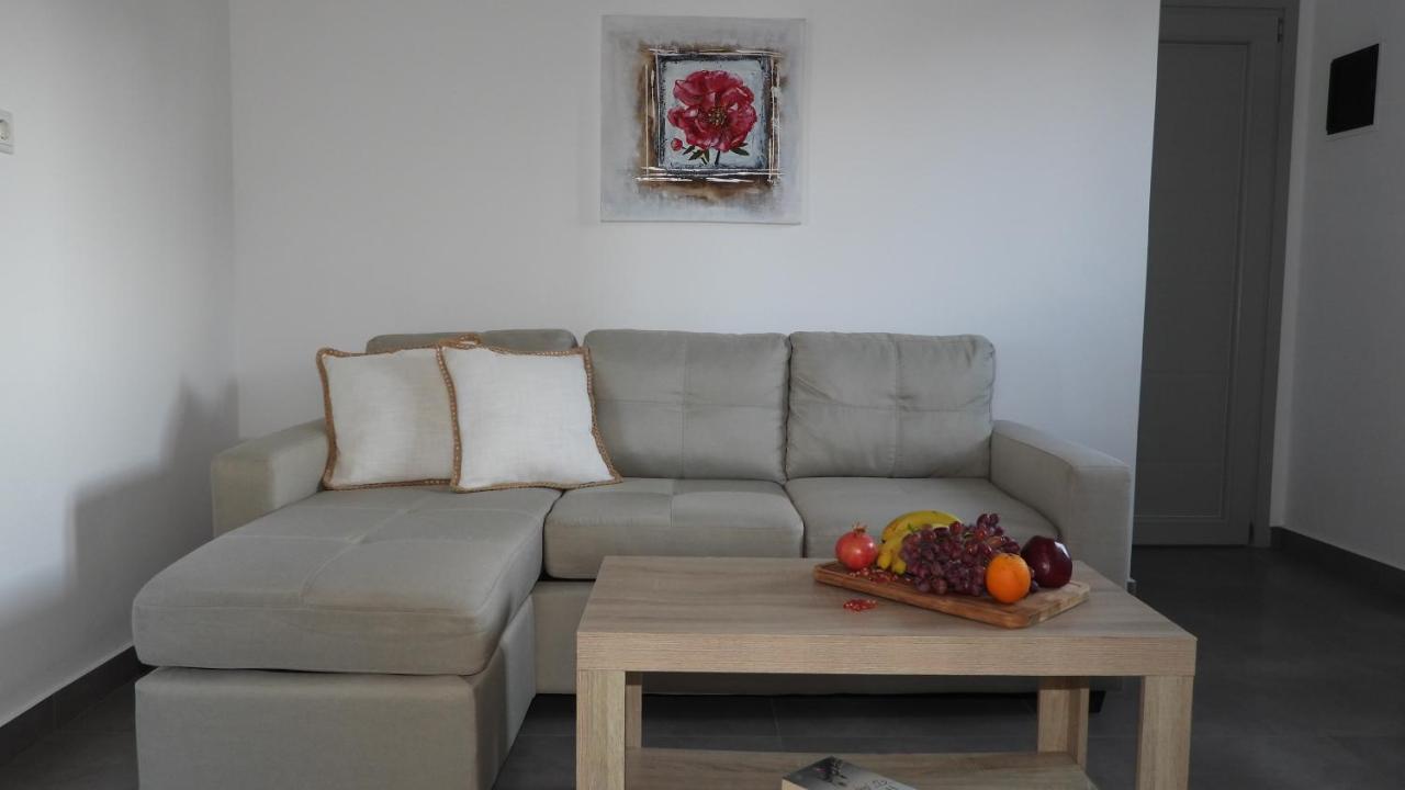 Hotel Niovi à Fira  Extérieur photo