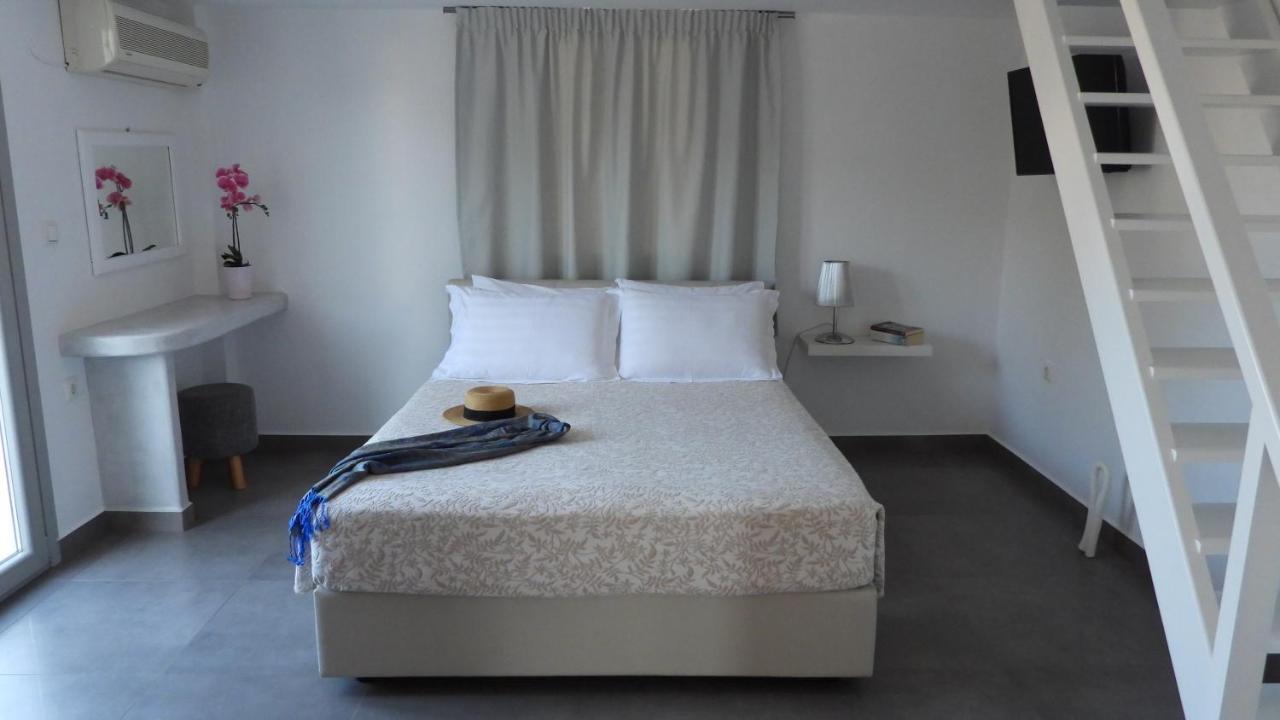 Hotel Niovi à Fira  Extérieur photo