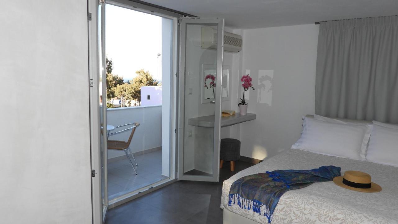 Hotel Niovi à Fira  Extérieur photo