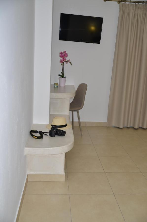 Hotel Niovi à Fira  Extérieur photo