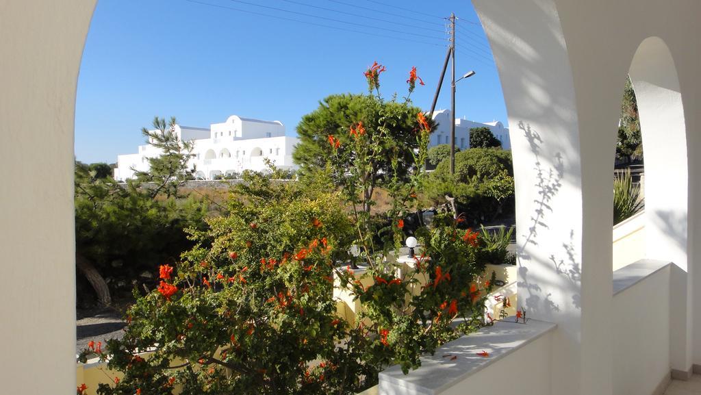 Hotel Niovi à Fira  Extérieur photo