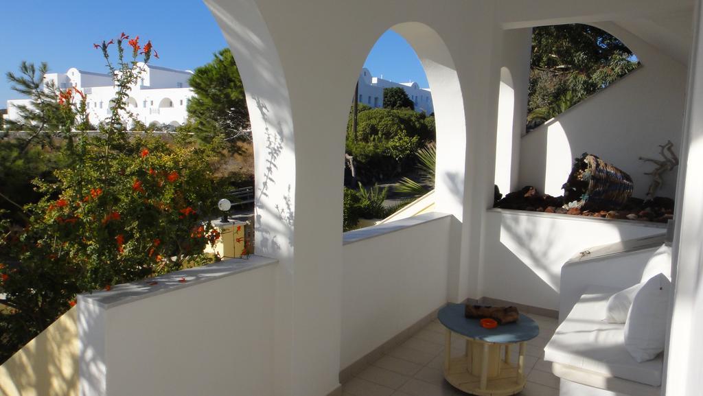 Hotel Niovi à Fira  Extérieur photo